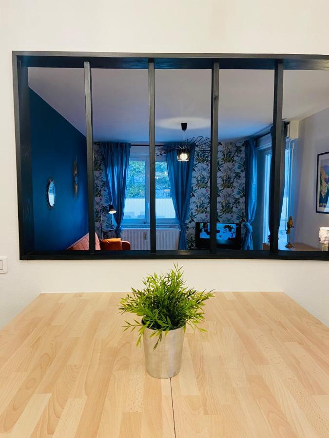 Appartement 2 chambres avec terrasse vue sur jardin arboré Pontarlier Exterior foto