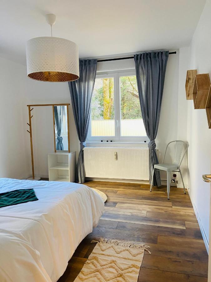 Appartement 2 chambres avec terrasse vue sur jardin arboré Pontarlier Exterior foto