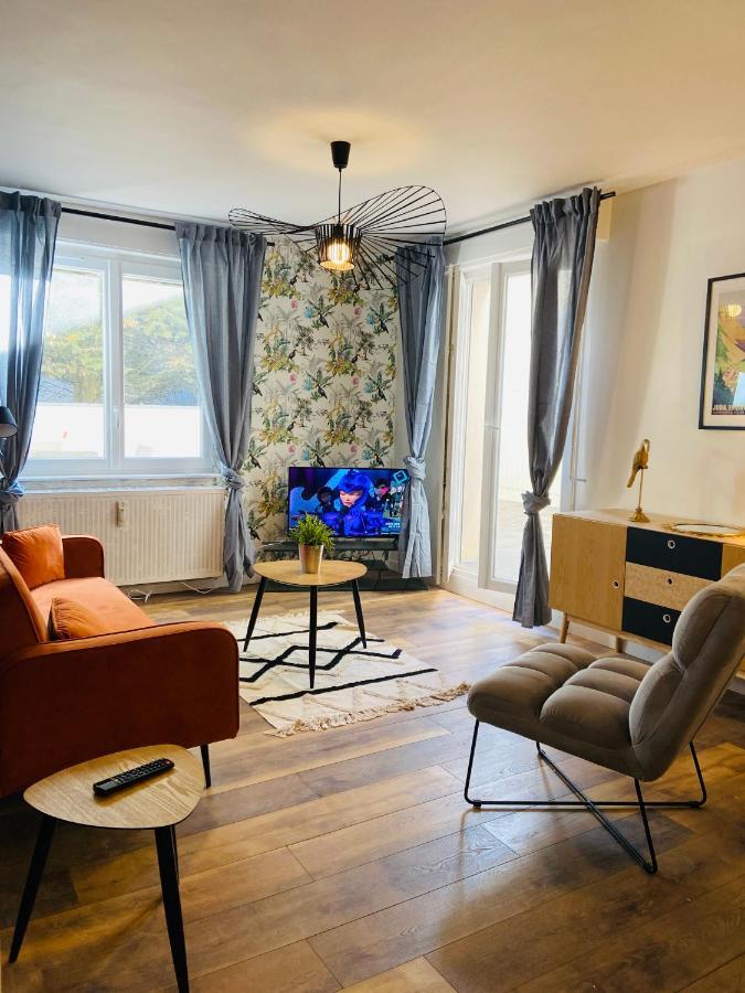 Appartement 2 chambres avec terrasse vue sur jardin arboré Pontarlier Exterior foto