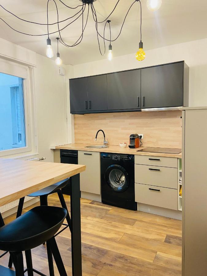 Appartement 2 chambres avec terrasse vue sur jardin arboré Pontarlier Exterior foto